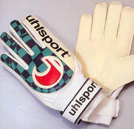 Uhlsport Revolution.webp